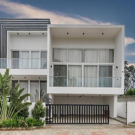 Celestial Sapphire Villa Pvt Pool Veg Food 4Bhk Dod Ballāpur Eksteriør bilde