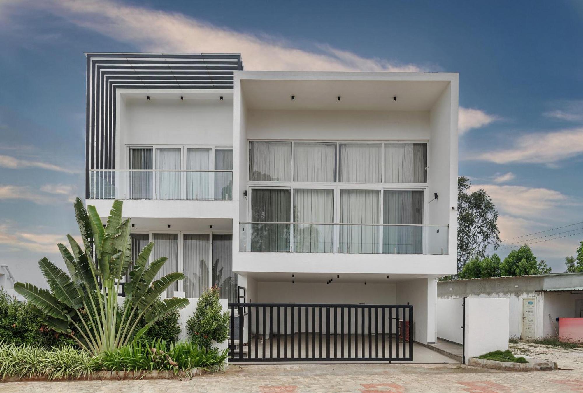 Celestial Sapphire Villa Pvt Pool Veg Food 4Bhk Dod Ballāpur Eksteriør bilde