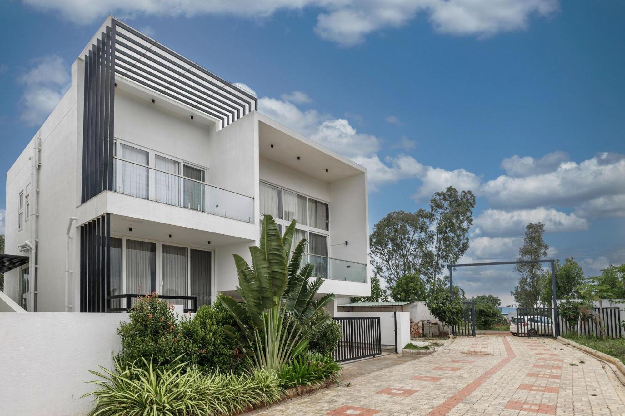 Celestial Sapphire Villa Pvt Pool Veg Food 4Bhk Dod Ballāpur Eksteriør bilde