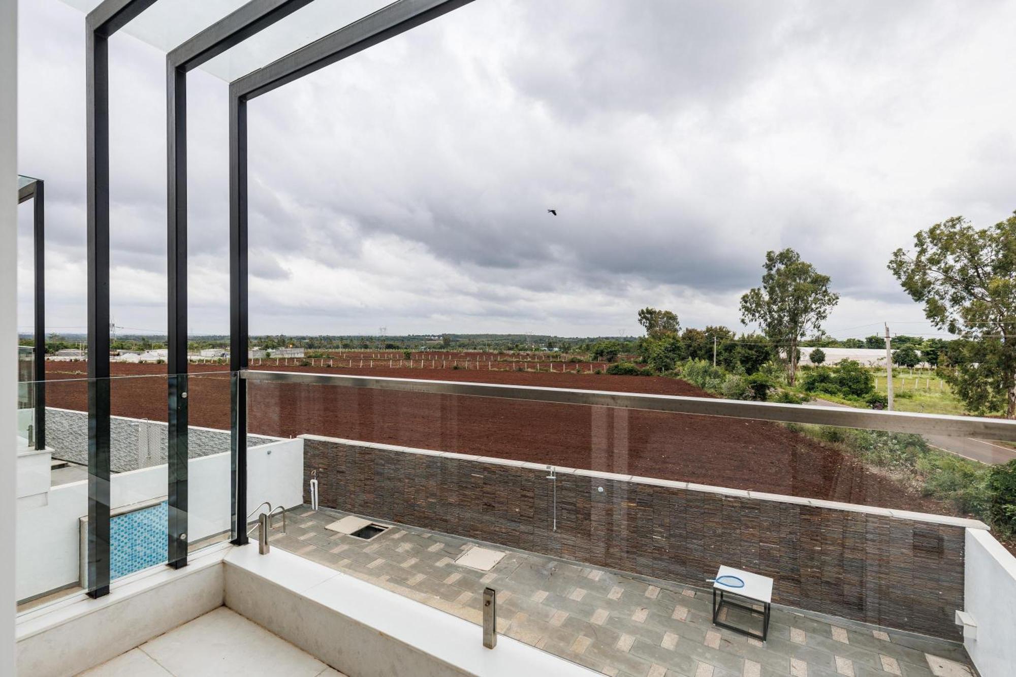 Celestial Sapphire Villa Pvt Pool Veg Food 4Bhk Dod Ballāpur Eksteriør bilde