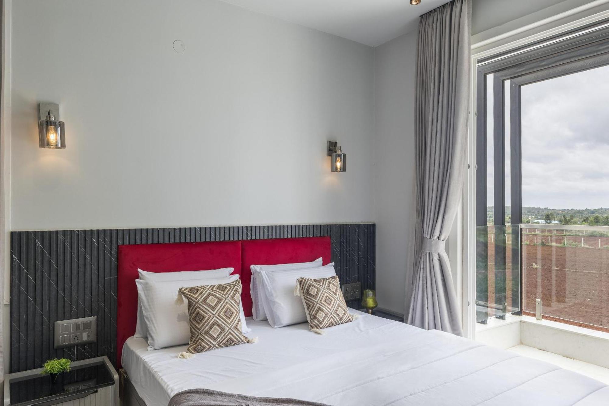 Celestial Sapphire Villa Pvt Pool Veg Food 4Bhk Dod Ballāpur Eksteriør bilde