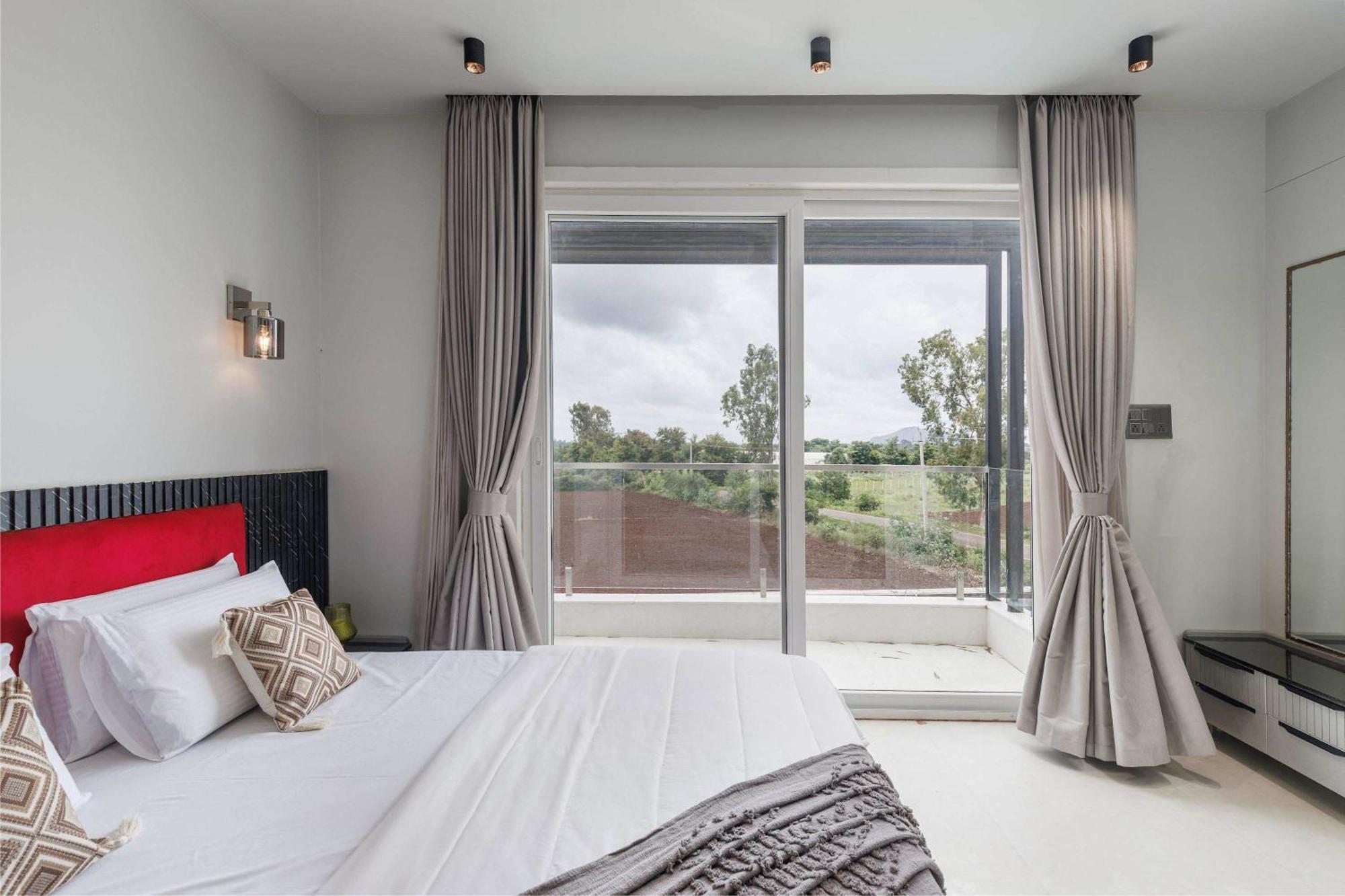 Celestial Sapphire Villa Pvt Pool Veg Food 4Bhk Dod Ballāpur Eksteriør bilde