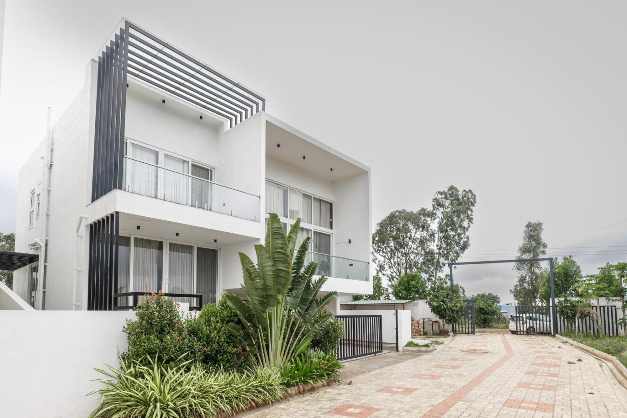 Celestial Sapphire Villa Pvt Pool Veg Food 4Bhk Dod Ballāpur Eksteriør bilde